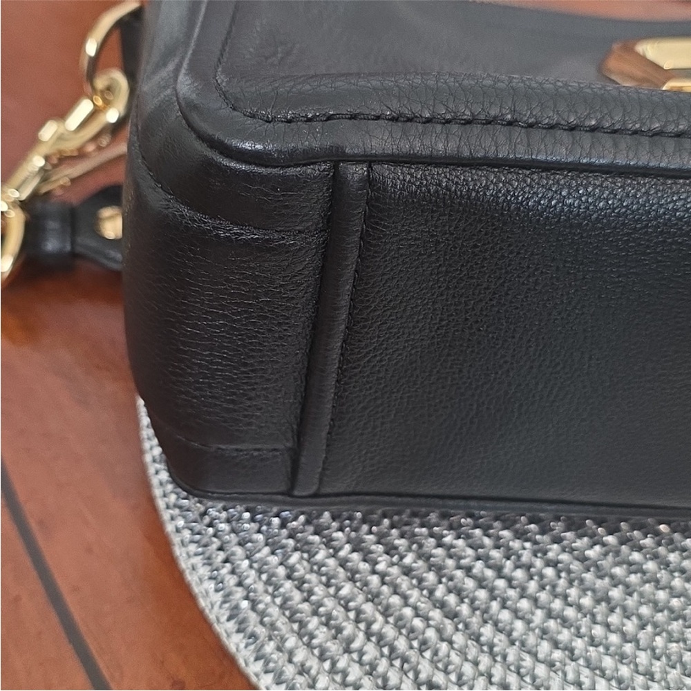 Marc Jacob’s Black Leather Crossbody Bag - Picture 7 of 15